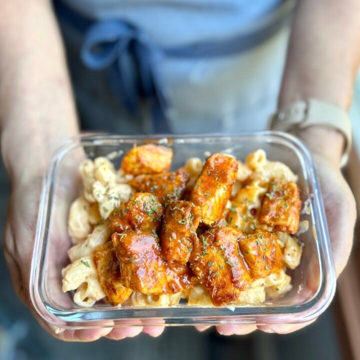 high protein buffalo chicken macaroni and cheese