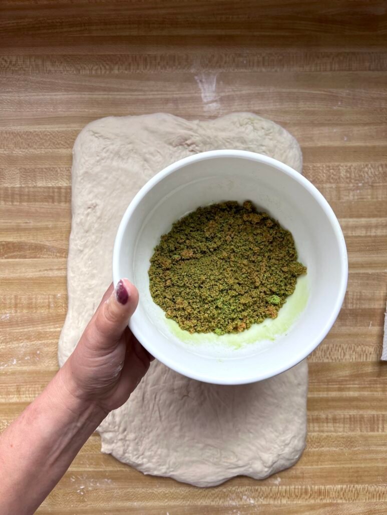 this is matcha and brown sugar to make cinnamon rolls