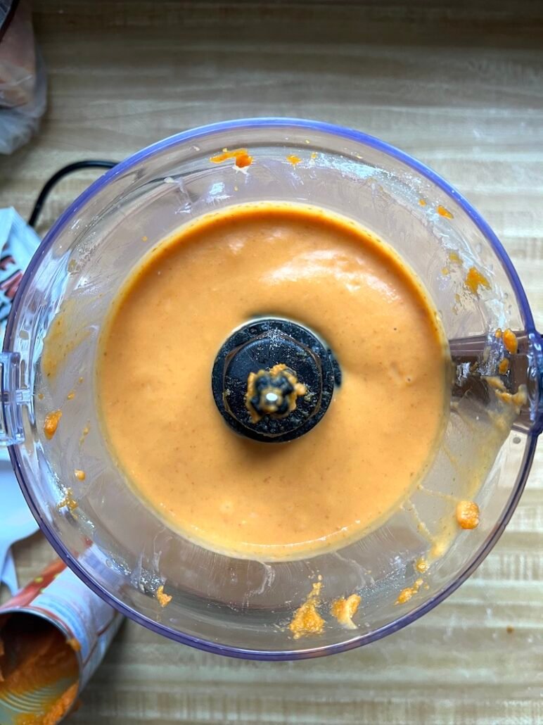 this is pumpkin pie filling in a food processor that is Weight Watchers friendly
